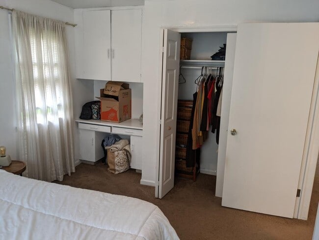 Building Photo - 5723 S 34th Ave