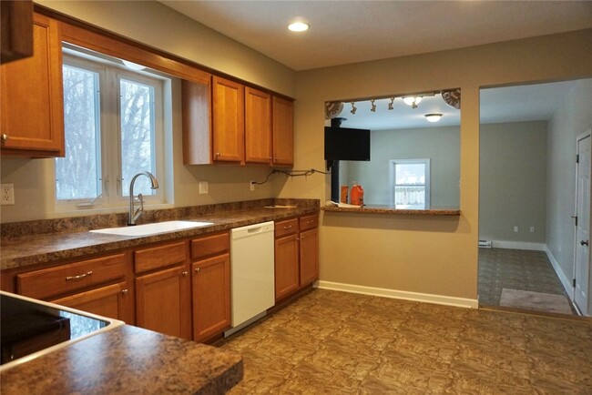 Building Photo - 3015 Kittering Rd