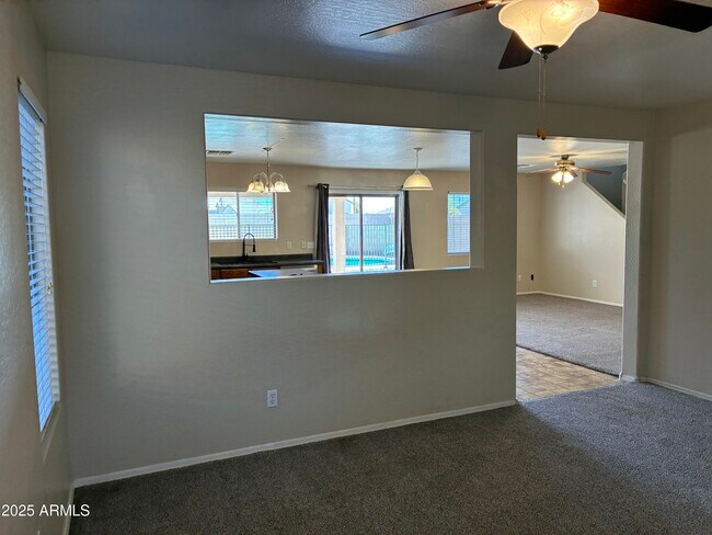 Building Photo - 7207 S Sunrise Way