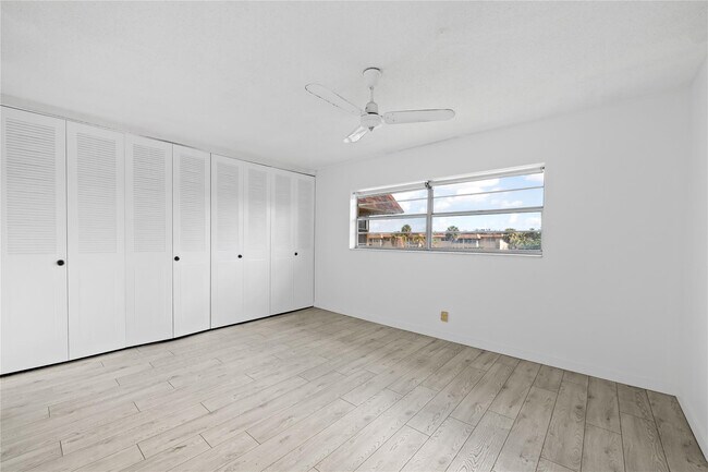 Building Photo - 5031 W Oakland Park Blvd