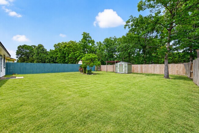 Building Photo - 16348 Ryan Guinn Way