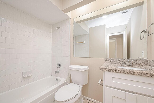 Building Photo - 15730 Oak Mountain Dr