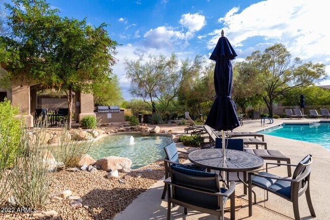 Building Photo - 16420 N Thompson Peak Pkwy