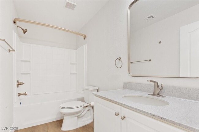 Building Photo - 802 Warwick Castle Dr