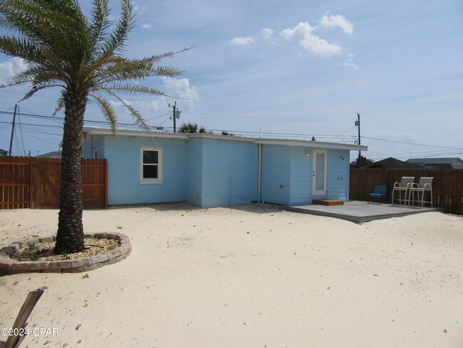 Building Photo - 5211 Beach Dr