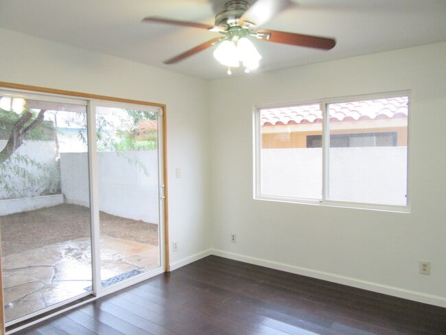 Building Photo - 54865 Avenida Vallejo