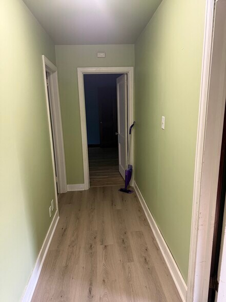 Building Photo - 604 Millersville Ave