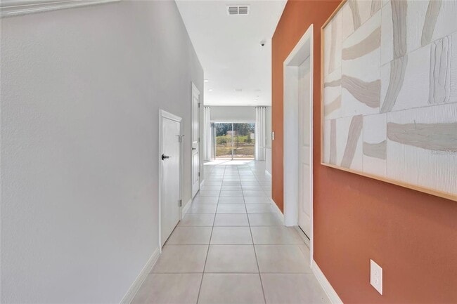 Building Photo - 2596 Penguin Blvd