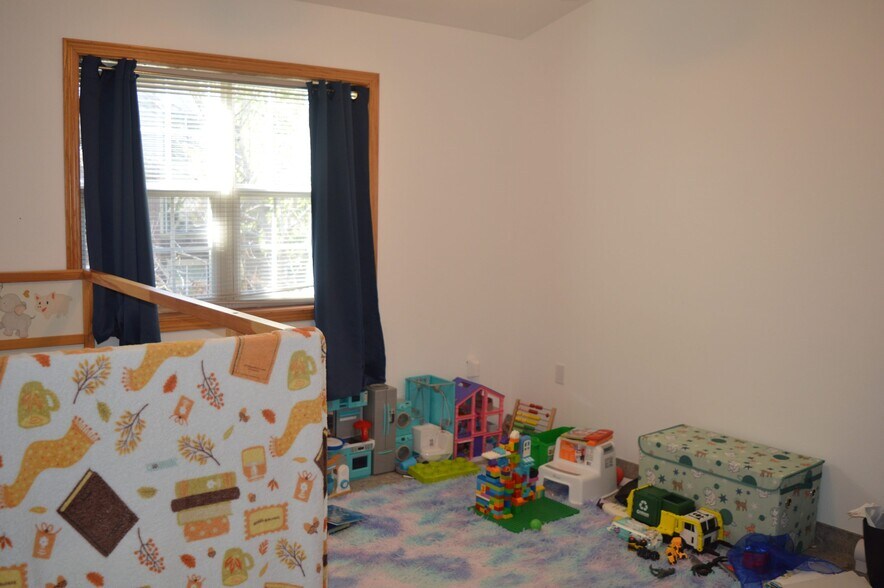 Building Photo - 1709 Carns Dr