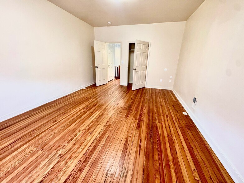 Building Photo - 2025 Penrose Ave