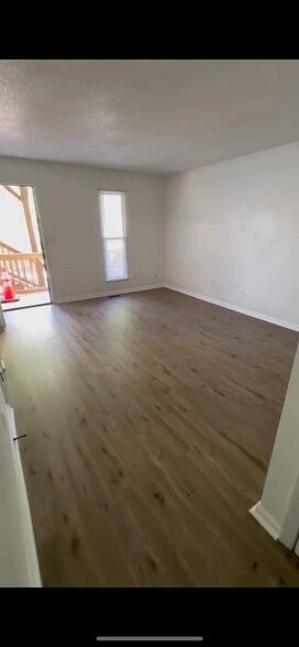 Building Photo - 300 S Cherry St