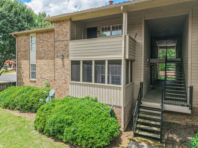Building Photo - 505 Patton Chapel Way