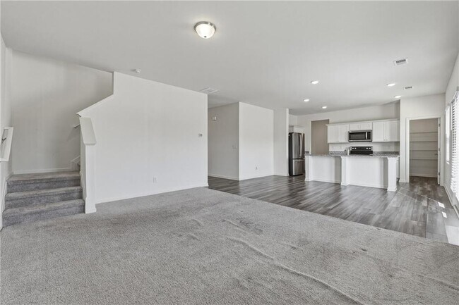 Building Photo - 166 Verona Dr NW