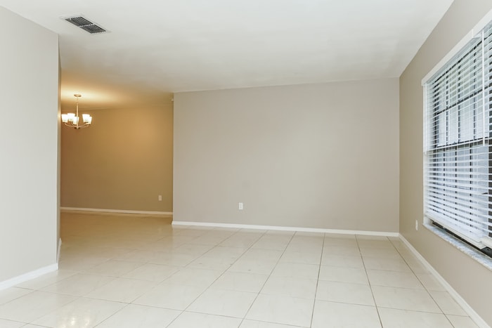 Building Photo - 2315 Bay Leaf Dr