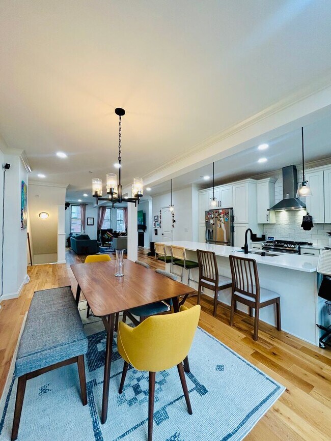 Building Photo - Available Now! 4 Bedroom 3.5 Bath Townhome...
