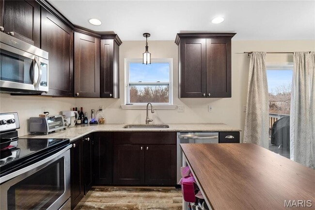 Building Photo - 2617 Lauren Lake Dr