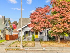 Building Photo - Charming Tacoma 2BR with Private Patio & RV Parking