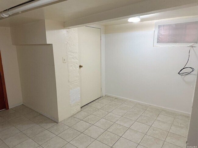 Building Photo - 89-07 91st Ave