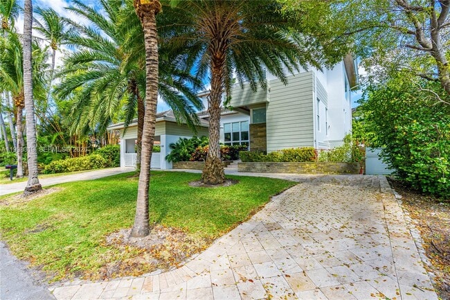 Building Photo - 435 Hampton Ln