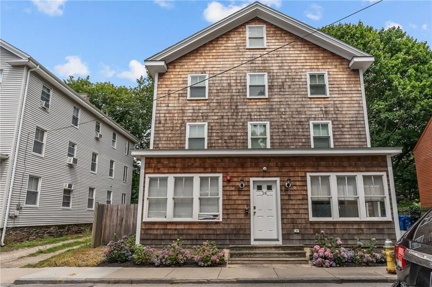 Building Photo - 16 Brinley St