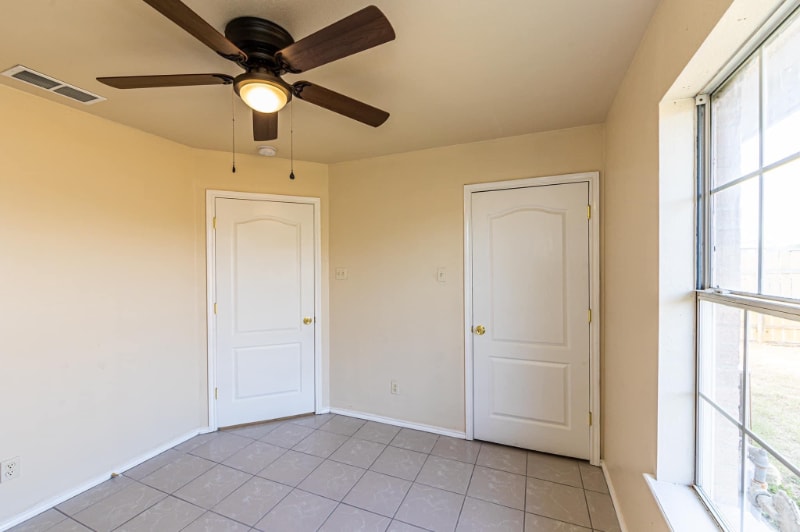Building Photo - 604 Gage Loop