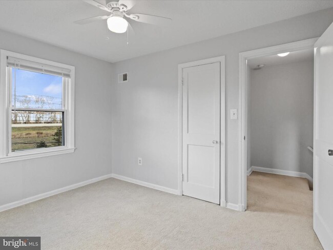 Building Photo - 2236 Arlington Terrace