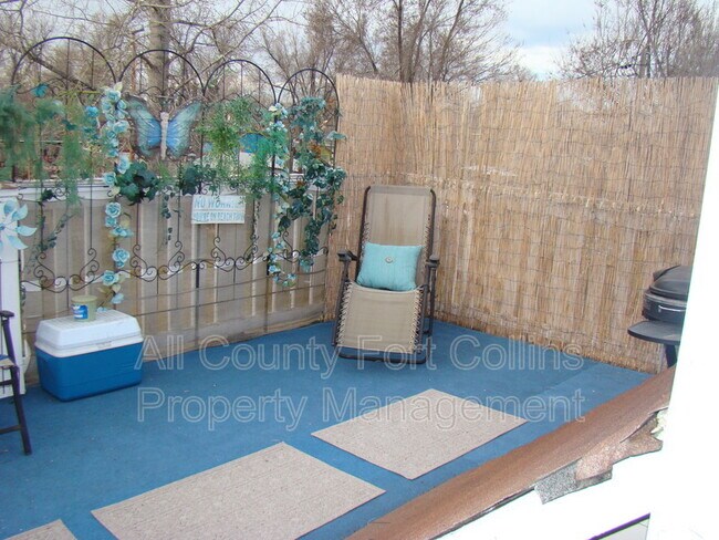 Building Photo - 401 Elm St