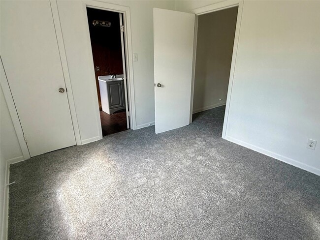 Building Photo - 5326 Wenda St