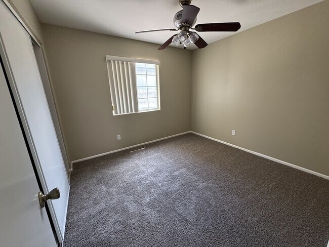 Building Photo - North Phoenix 3br With Large Backyard and ...