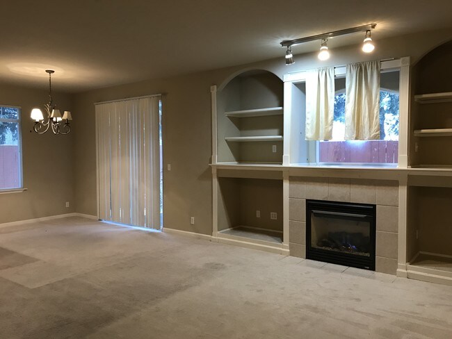 Building Photo - 1409 NE 166th Ct