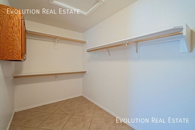 Building Photo - 10330 E Idaho Ave