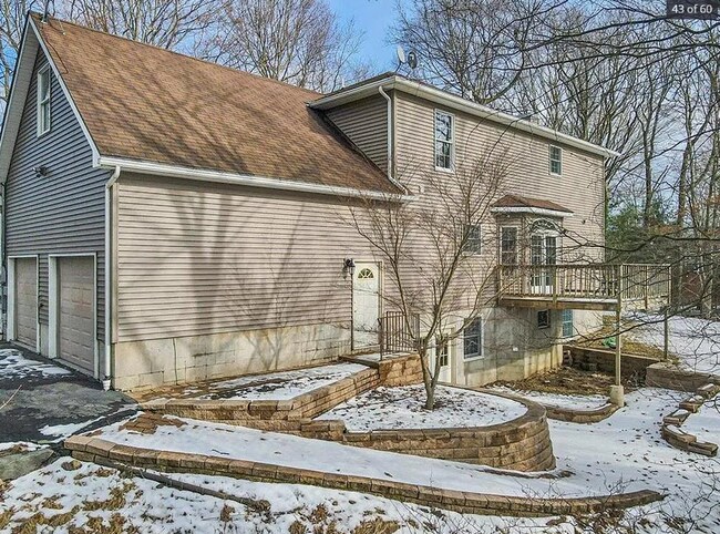 Building Photo - 3290 Birch Hill Dr
