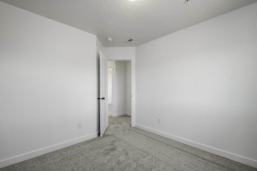 Building Photo - 4201 W Dead Horse Ct
