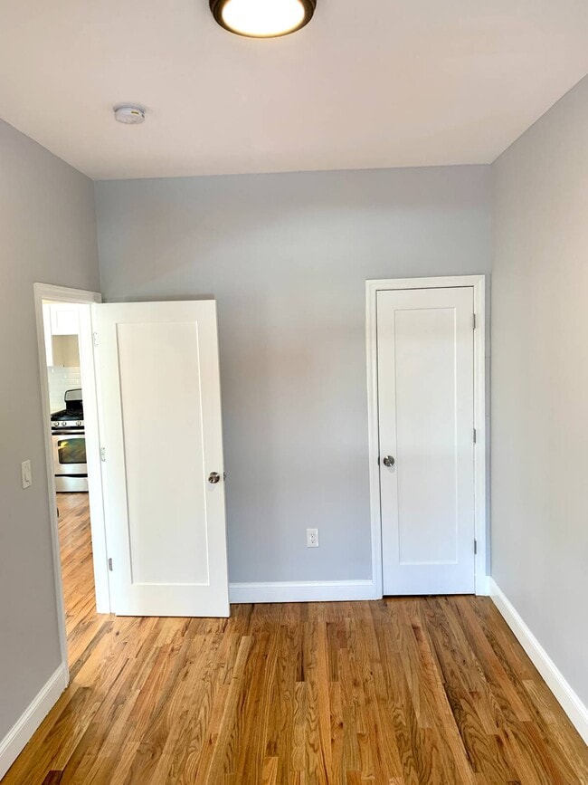 Building Photo - 3367 Fenton Ave