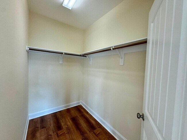 Building Photo - 563 Balsam Fir Dr