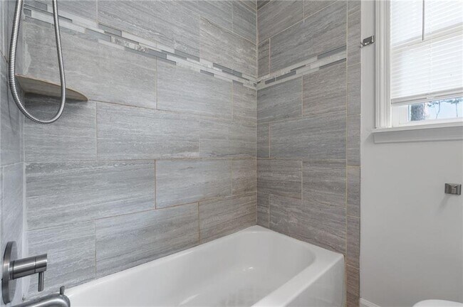Building Photo - 2474 Habersham Dr