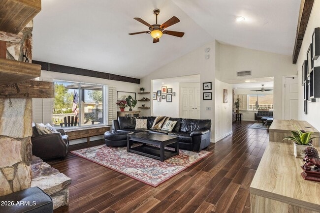 Building Photo - 221 W Sweetwater Ave