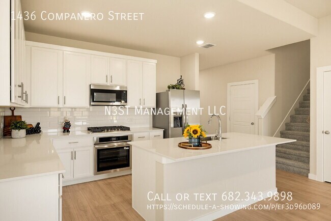Building Photo - 1436 Companero St