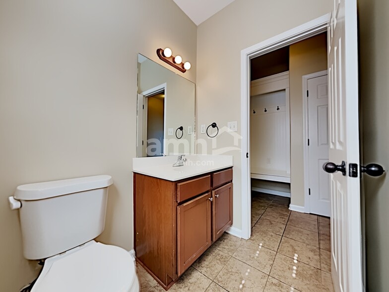 Building Photo - 7411 Appling Rain Dr
