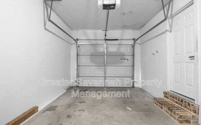 Building Photo - 11903 Apache Ave