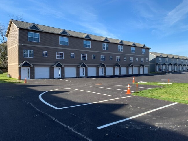 Building Photo - 2701 Garvey Ln