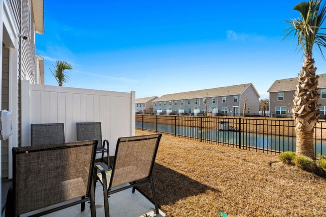 Building Photo - 332 Bayou Loop