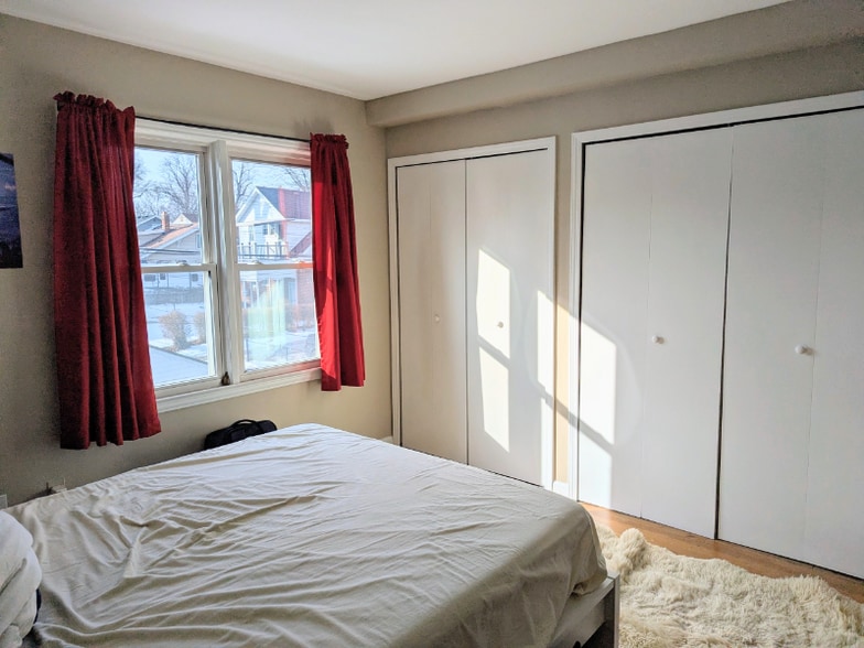 Building Photo - 1409 Catalpa Dr