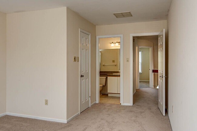 Building Photo - 21 Claver Hill Way