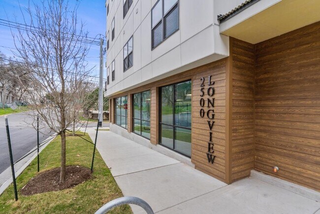 Building Photo - 2500 Longview St