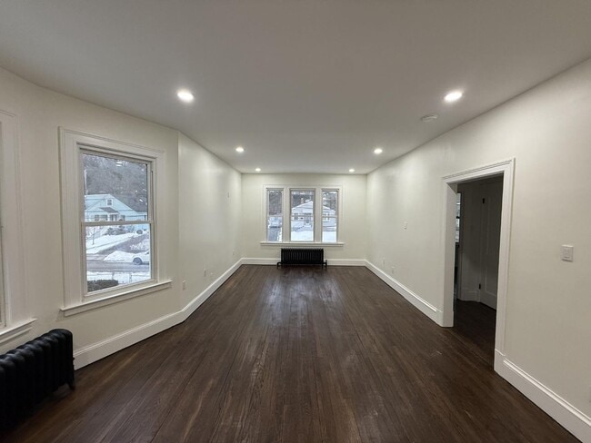 Building Photo - 63 Ashford St