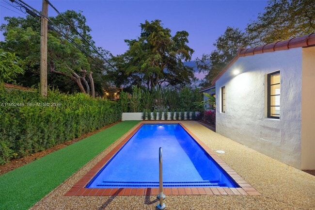 Building Photo - 3519 Toledo St