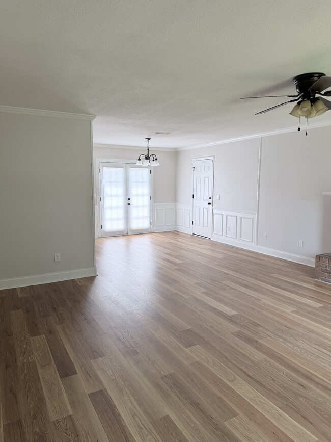 Building Photo - 2200 Fernway Ct