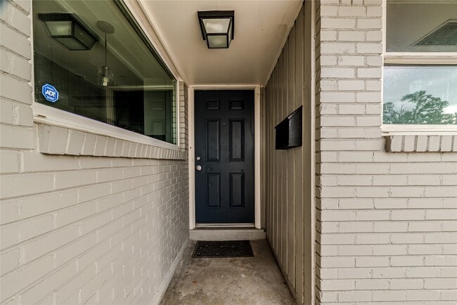 Building Photo - 4606 Nina Lee Ln