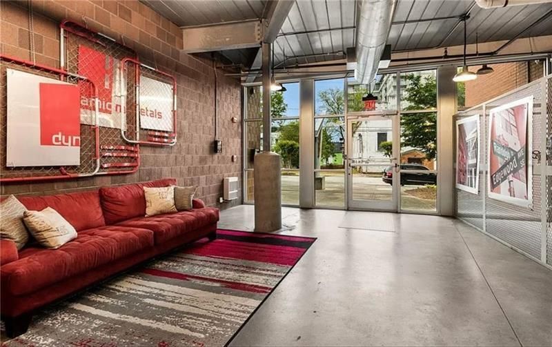 Building Photo - 572 Edgewood Ave SE